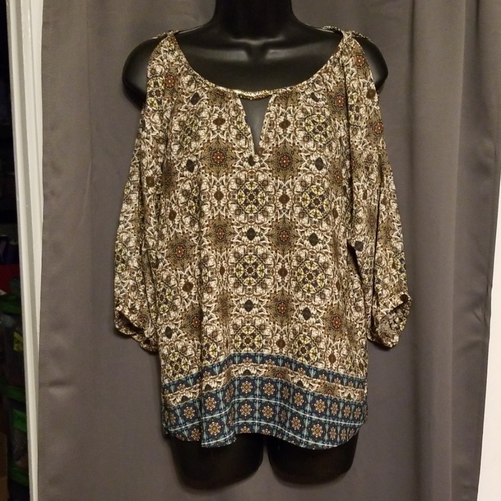 A. Byer Cold Shoulder Blouse size M EUC